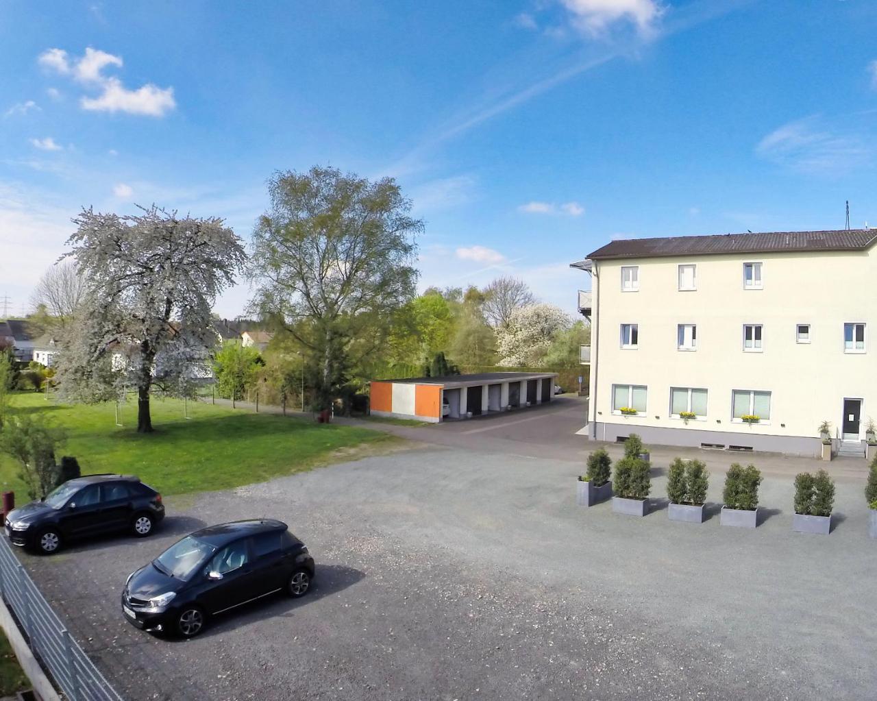 Hotel Maurer Saarwellingen Exterior foto